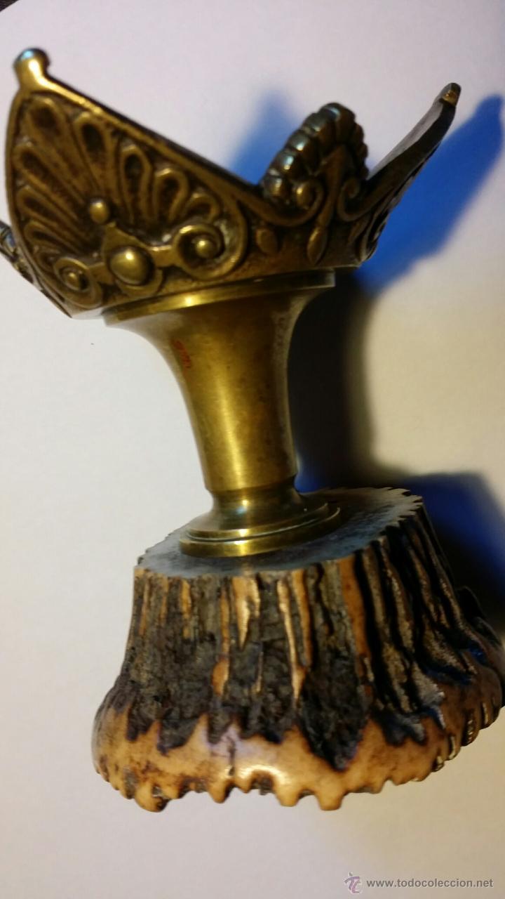 Antig&uuml;edades: Caza: antiguo cuenco de bronce en base de cornamenta - Foto 10