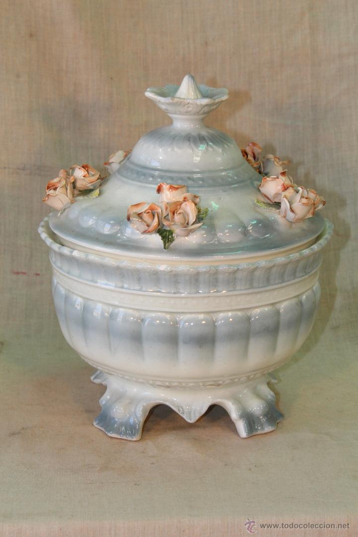 Antig&uuml;edades: SOPERA EN PORCELANA CON ROSAS - Foto 1