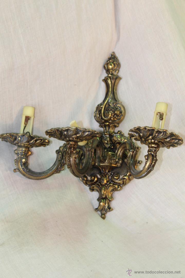 Antig&uuml;edades: APLIQUE DE 3 LUCES EN BRONCE - Foto 1
