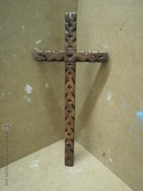 Antig&uuml;edades: cruz de encina - Foto 1