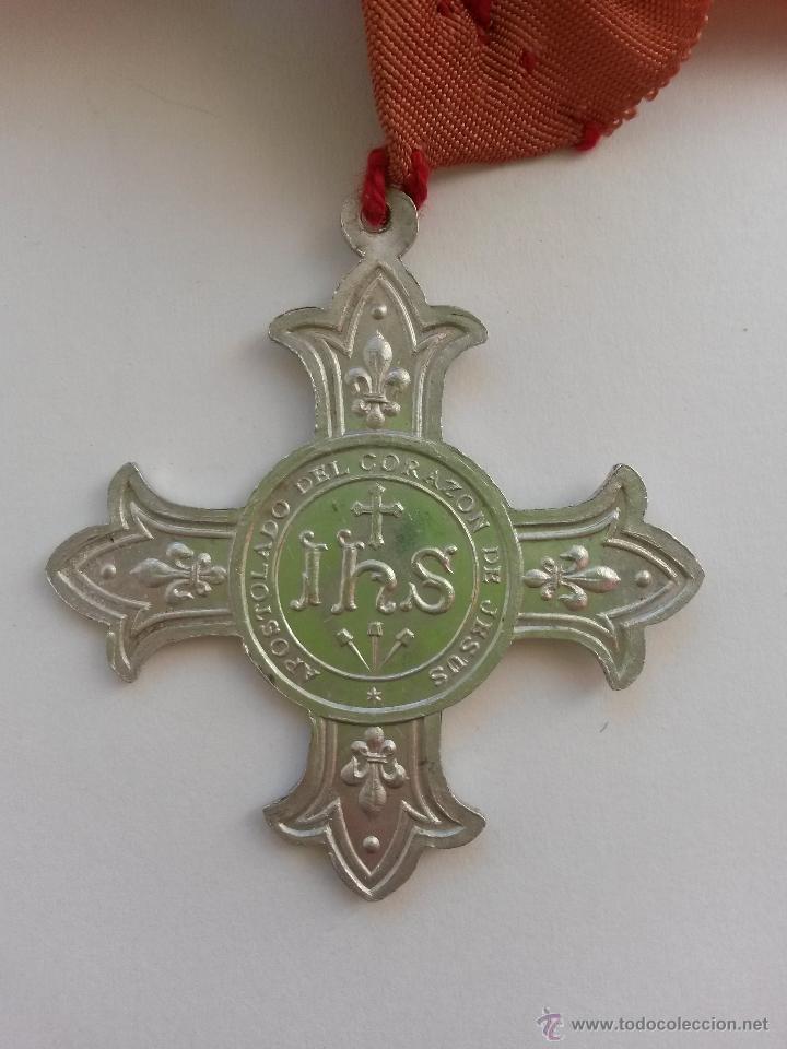 Antig&uuml;edades: Medalla ,apostolado del corazon de jesus de 5 x 4,5 cms - Foto 1