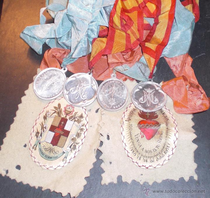 Antig&uuml;edades: Lote de medallas y escapularios. - Foto 1