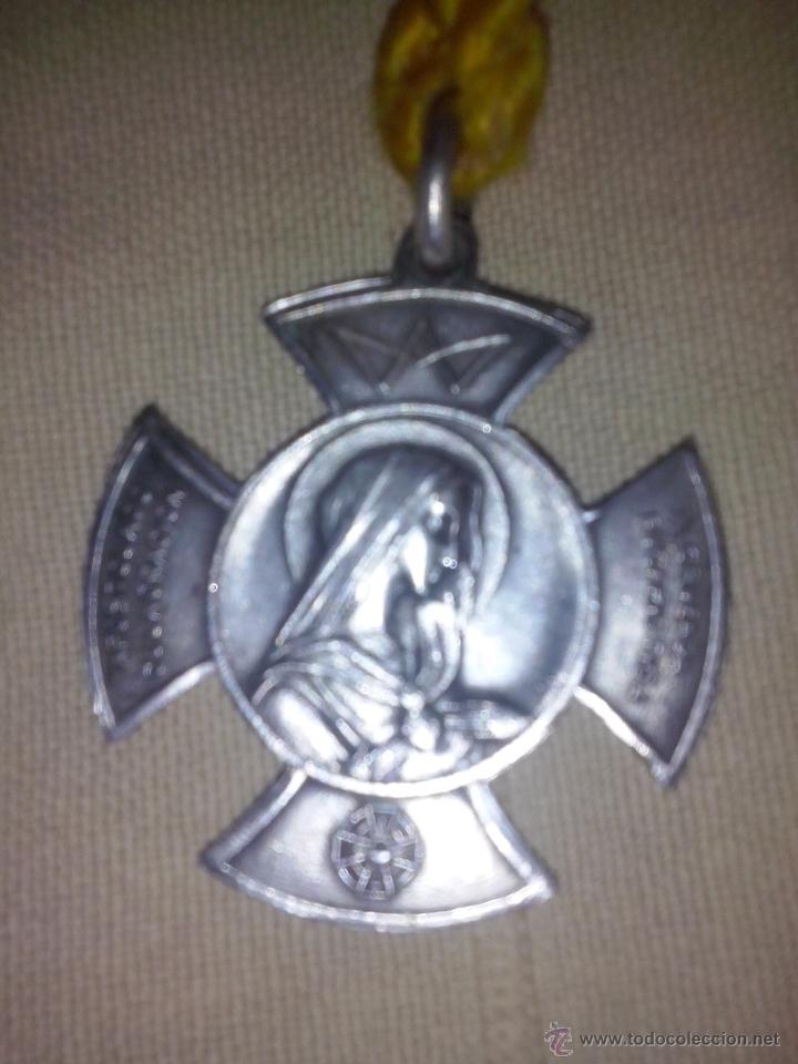 Antig&uuml;edades: medalla con cordon original  cruzada eucaristica 4.50 cms diametro - Foto 3