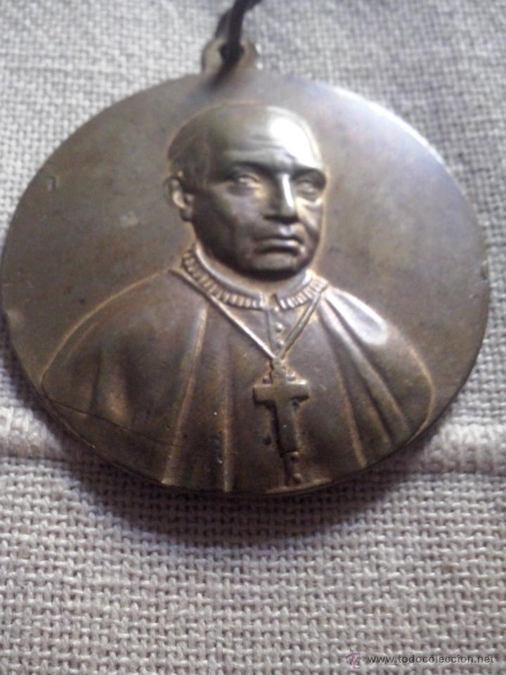 Antig&uuml;edades: Gran medalla en bronce macizo 4 cms de diametro - Foto 2