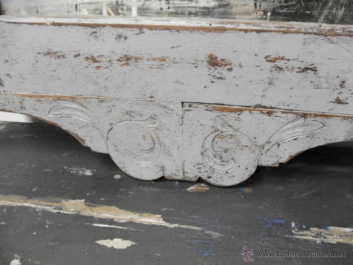 Antig&uuml;edades: Antiguo Espejo con Marco Tallado y Cristal Biselado - Foto 4
