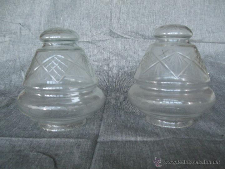 Antig&uuml;edades: Pareja de tulipas de cristal - Foto 1