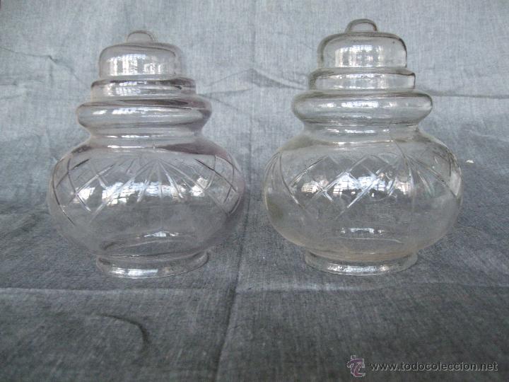 Antig&uuml;edades: Pareja de tulipas de cristal - Foto 1