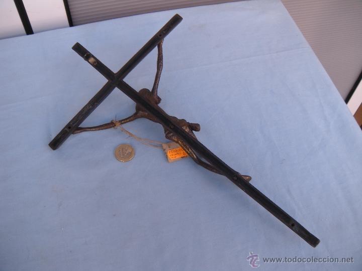 Antig&uuml;edades: CRUCIFIJO DE HIERRO Y BRONCE - Foto 2