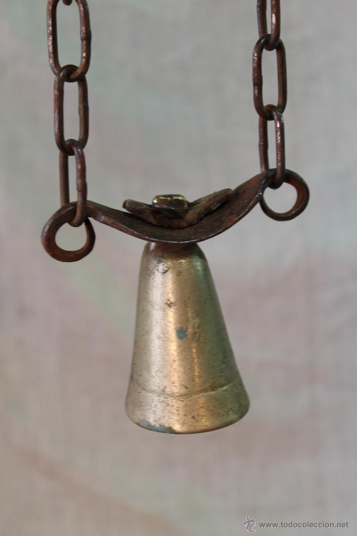 Antig&uuml;edades: CENCERRO DE VACA EN LATON CON CADENA DE HIERRO - Foto 7