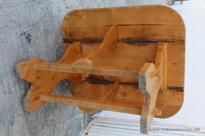Antig&uuml;edades: MESA DE ALAS EN MADERA ROBUSTA DE PINO - Foto 3