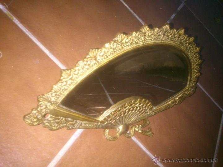 Antig&uuml;edades: ABANICO EN BRONCE CON ESPEJO BISELADO - Foto 2