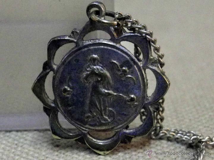 Antig&uuml;edades: ANTIGUA MEDALLA RELIGIOSA, CON CADENA - Foto 1