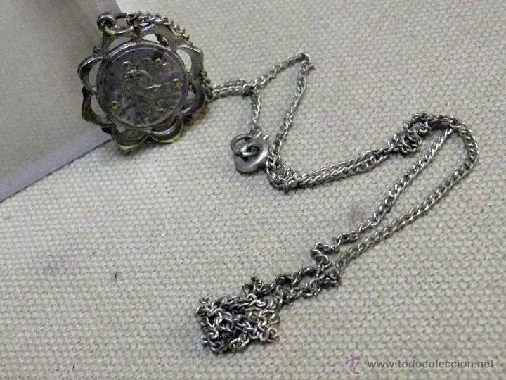 Antig&uuml;edades: ANTIGUA MEDALLA RELIGIOSA, CON CADENA - Foto 2