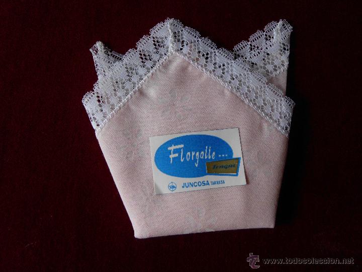 Antigüedades: Conjunto de 4 pañuelos de algodón y puntilla marca Florgalle de la casa Juncosa - Foto 4 - 52579620