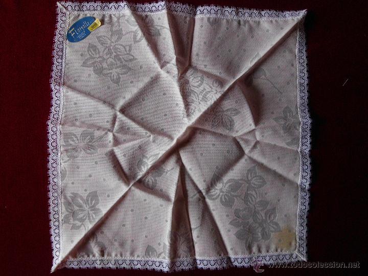 Antigüedades: Conjunto de 4 pañuelos de algodón y puntilla marca Florgalle de la casa Juncosa - Foto 5 - 52579620