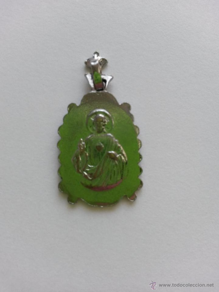 Antig&uuml;edades: Medalla de corazon de jesus de 2,5 x 1,7 cms - Foto 1