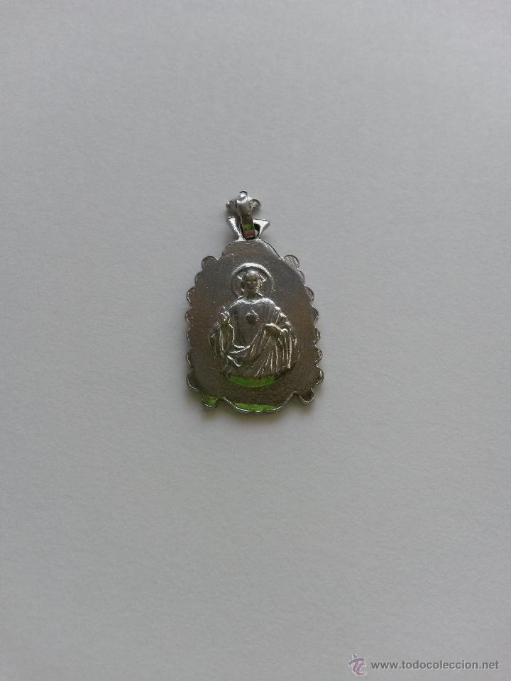 Antig&uuml;edades: Medalla de corazon de jesus de 2,5 x 1,7 cms - Foto 2