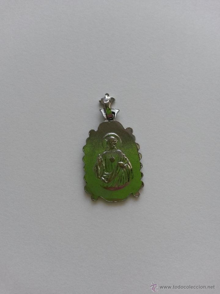 Antig&uuml;edades: Medalla de corazon de jesus de 2,5 x 1,7 cms - Foto 3
