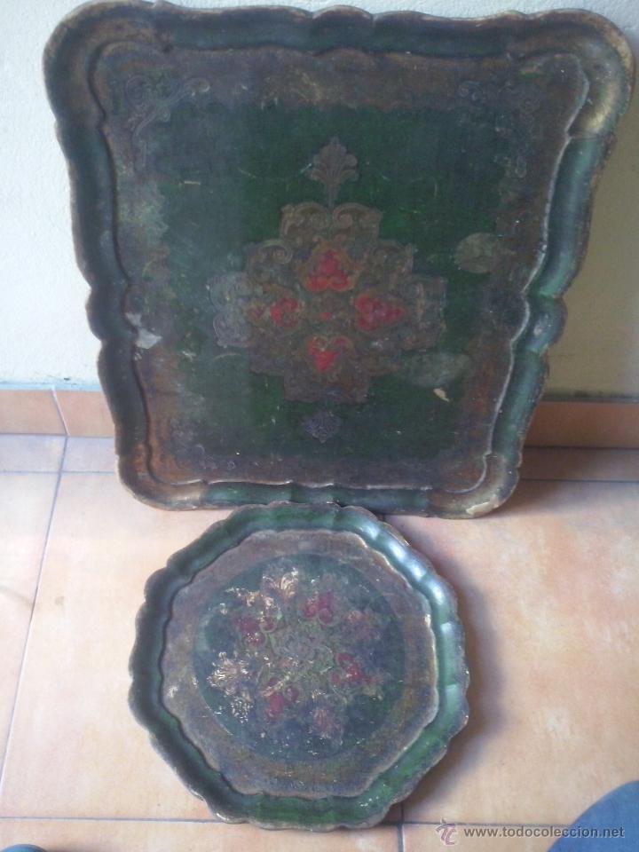 Antig&uuml;edades: atiguas bandejas de madera policromada- bandeja redonda y rectangular - Foto 1
