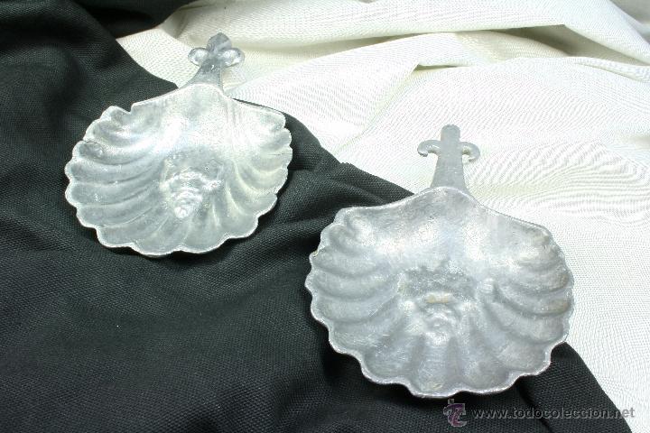 Oggetti Antichi: Catavinos de plomo. Burdeos. Relieve racimo. Flor de Lis.