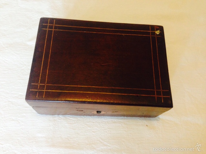 Antig&uuml;edades: Caja en caoba y marqueter&iacute;a - Foto 1