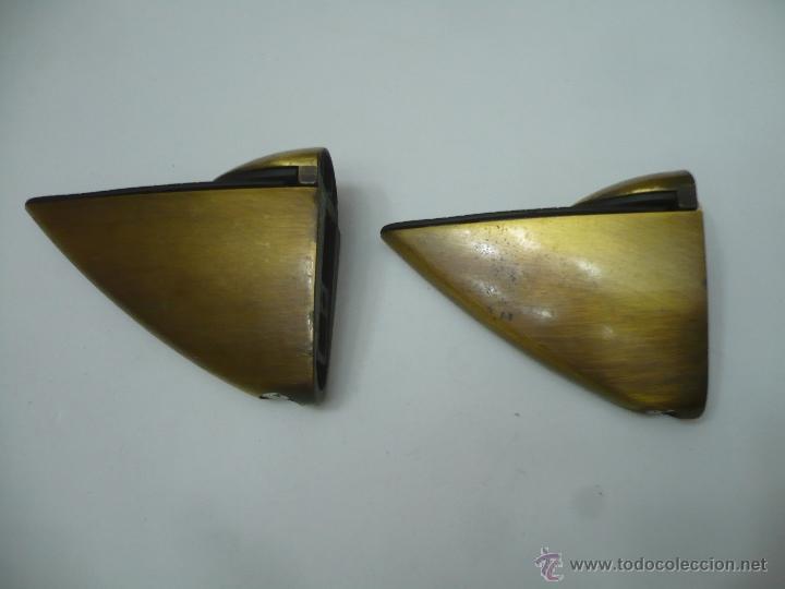 Antiquit&eacute;s: LOTE: 2 SOPORTES DE ESTANTERIAS.
