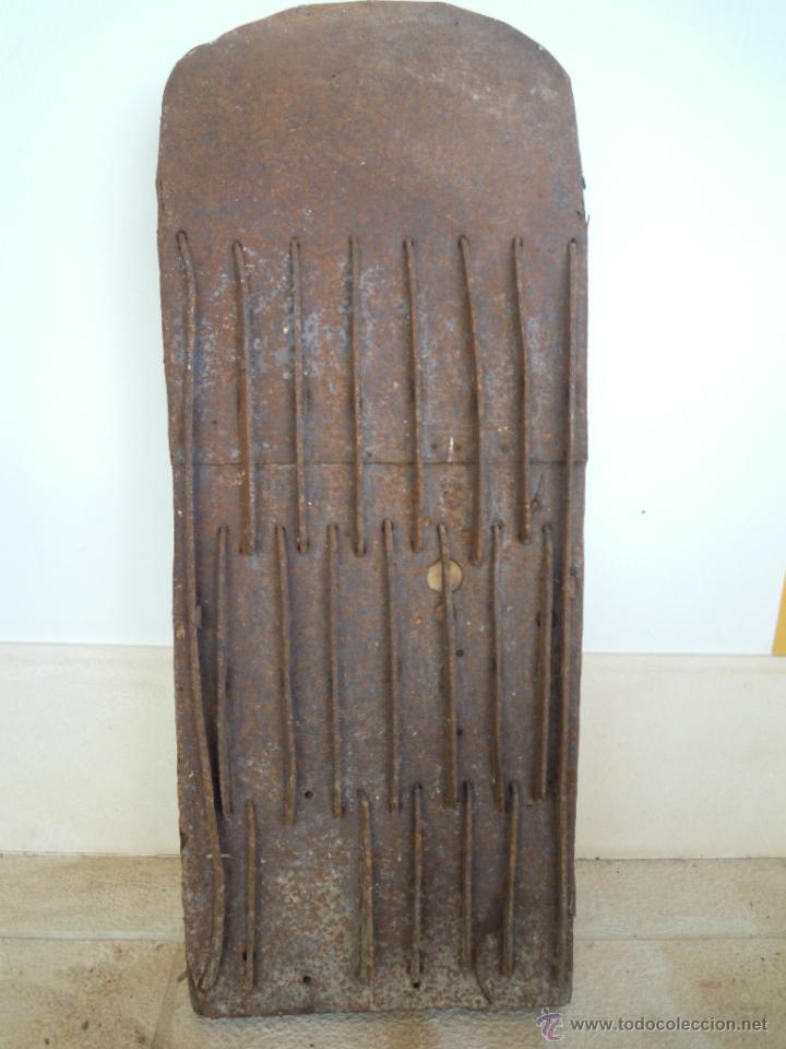 Antig&uuml;edades: TRILLO DE CUCHILLAS.EN BUEN ESTADO - Foto 1
