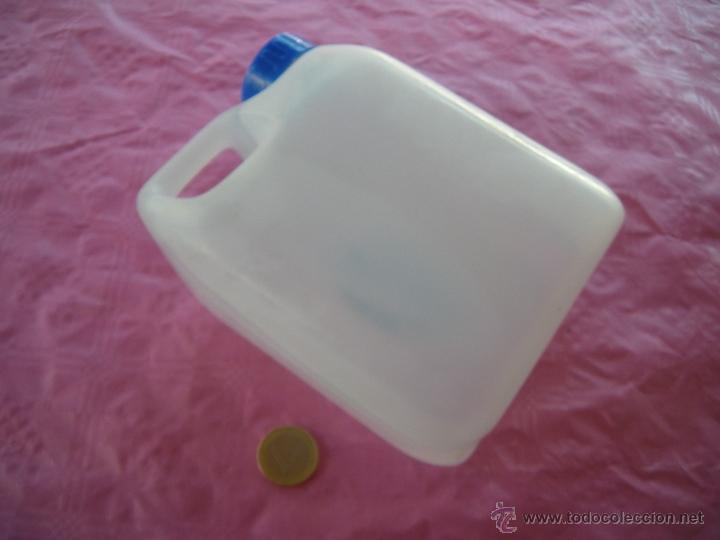 Antig&uuml;edades: BOTELLA CON AGUA DE LOURDES - Foto 3