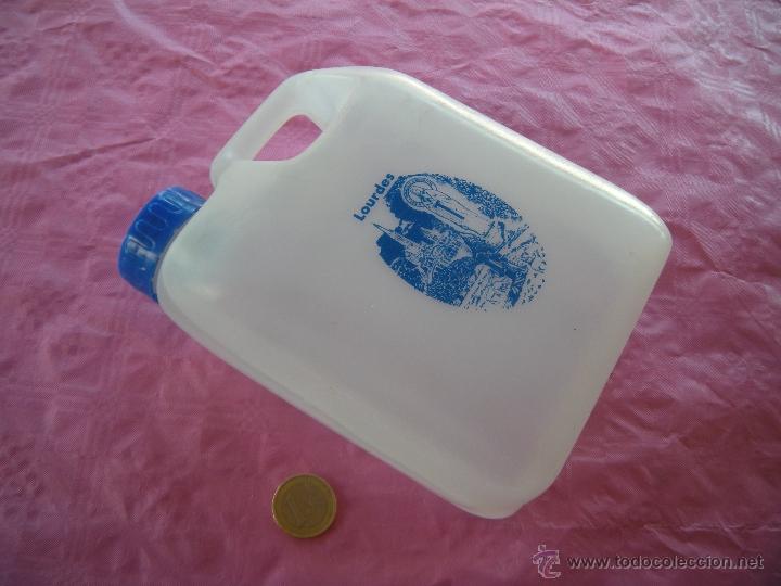 Antig&uuml;edades: BOTELLA CON AGUA DE LOURDES - Foto 4