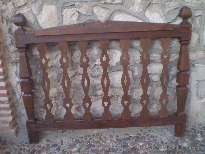 Antig&uuml;edades: CABECERO DE CAMA RUSTICO 150 CM DE LARGO - Foto 3