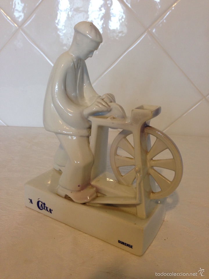 Antig&uuml;edades: Afilador de porcelana - Foto 1