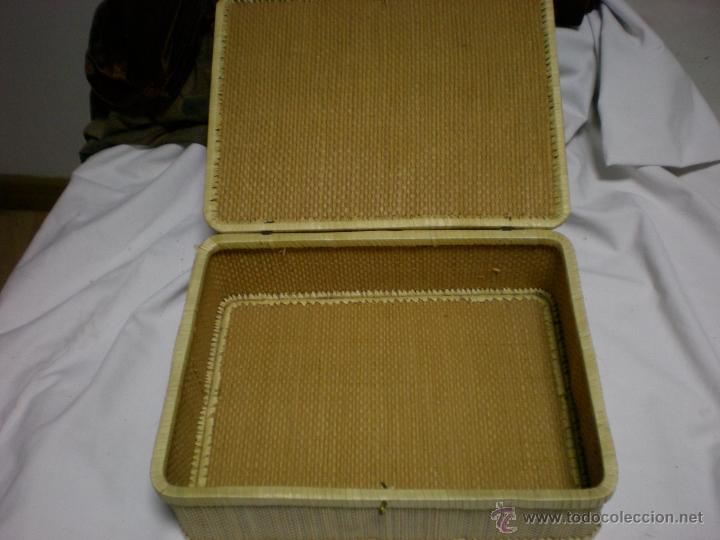 Antig&uuml;edades: CAJA COSTURERO DE PAJILLA - Foto 2