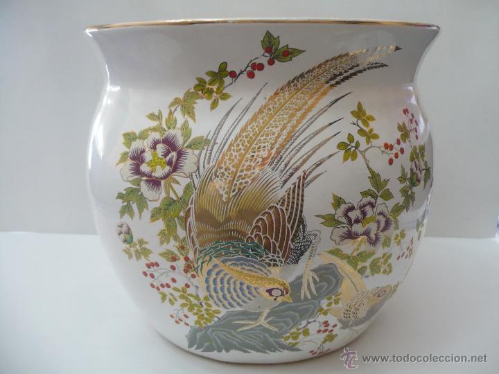 Antig&uuml;edades: MACETERO DE CERAMICA CON DIBUJO DE FAISAN. - Foto 2
