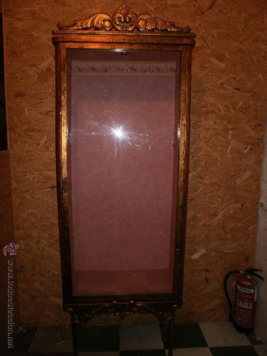 Antig&uuml;edades: VITRINA ESTILO LUIS XV ESTILO IMPERIO AL PAN DE ORO - Foto 1
