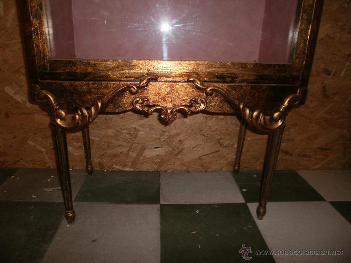 Antig&uuml;edades: VITRINA ESTILO LUIS XV ESTILO IMPERIO AL PAN DE ORO - Foto 2