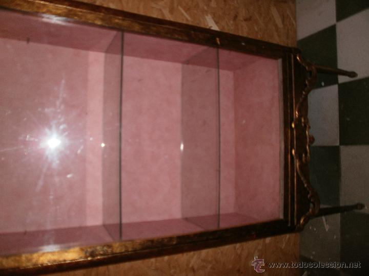 Antig&uuml;edades: VITRINA ESTILO LUIS XV ESTILO IMPERIO AL PAN DE ORO - Foto 6