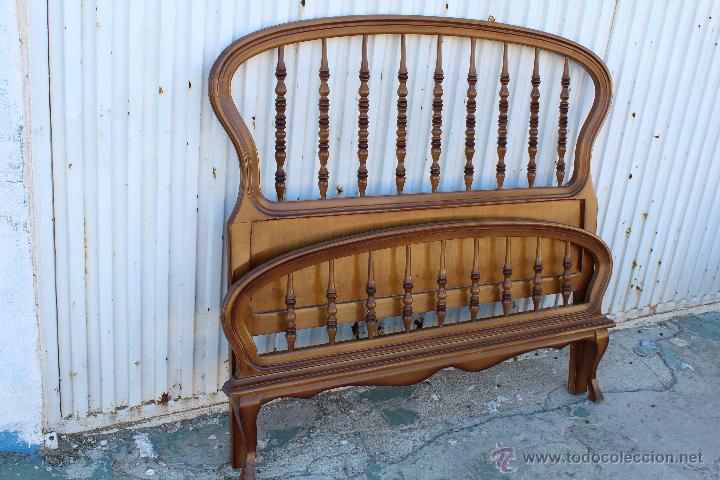 Antig&uuml;edades: CAMA DE MADERA CON CABEZAL Y PIECERO - Foto 3