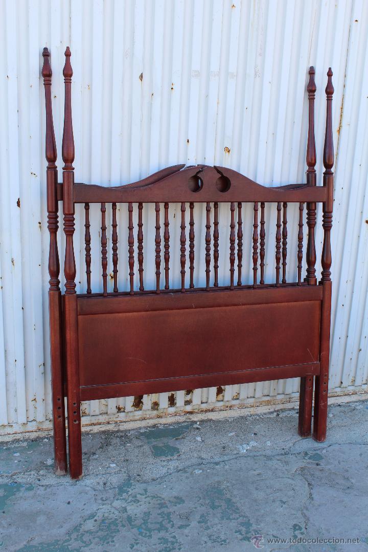 Antig&uuml;edades: 2 CAMAS DE MADERA CON CABEZAL Y PIECERO - Foto 5
