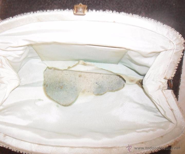 Antig&uuml;edades: Bolso blanco antiguo - Foto 7