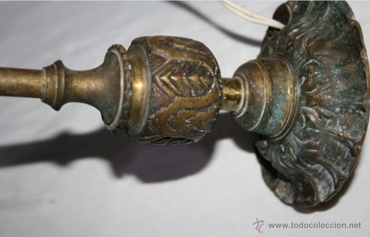 Antig&uuml;edades: PIE DE BRONCE ANTIGUO PARA LAMPARA - Foto 4