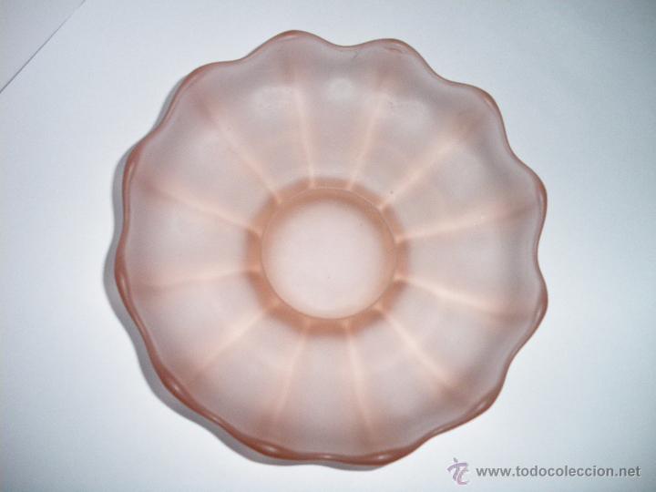 Antig&uuml;edades: Centro de mesa art deco en cristal rosa - Foto 3