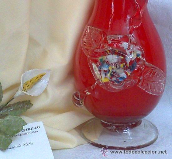 Antig&uuml;edades: ANTIGUO JARRON EN CRISTAL DOBLADO ROJO Y BLANCO. - Foto 3