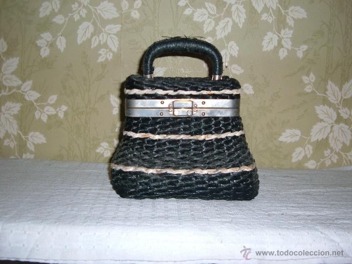 Antig&uuml;edades: Bonito Bolso en forma de Cesta - Foto 1