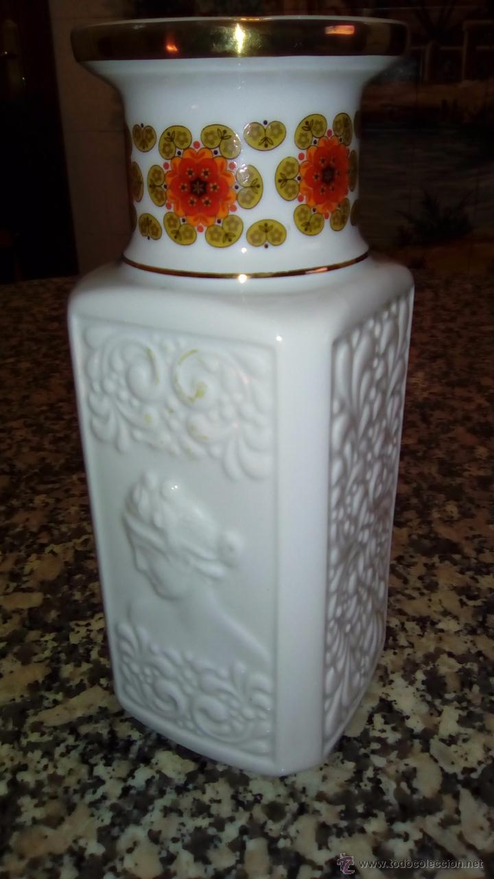 Antig&uuml;edades: FLORERO DE PORCELANA MARCA SANGO - Foto 1