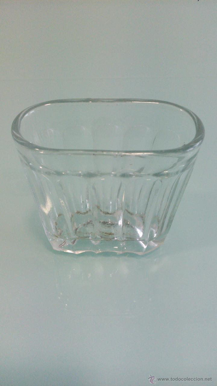 Antiguidades: Vaso faltriquera o petaca balneario