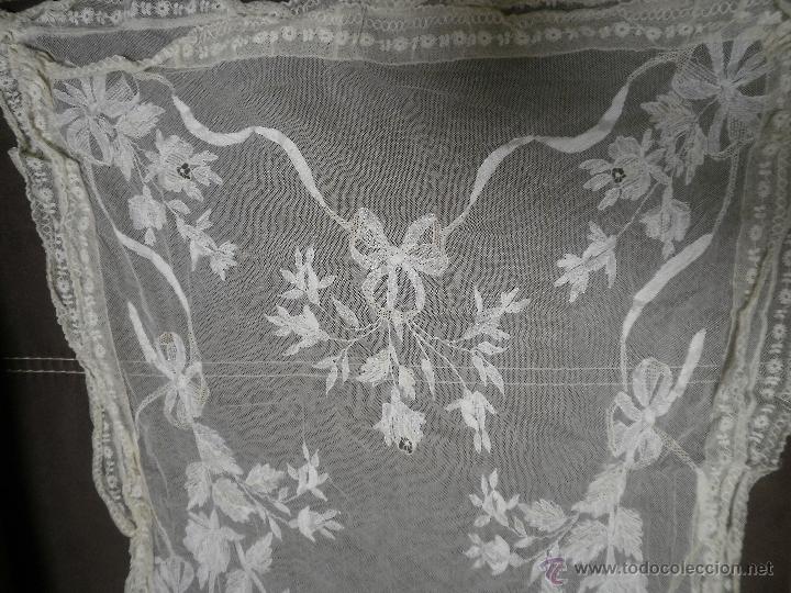 Antig&uuml;edades: Mantilla antigua - Foto 3