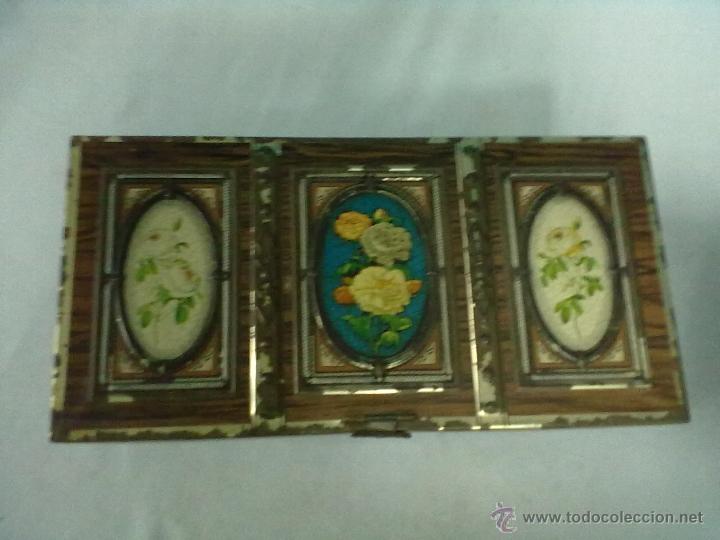 Antig&uuml;edades: CAJA CHAPA TROQUELADA - Foto 2