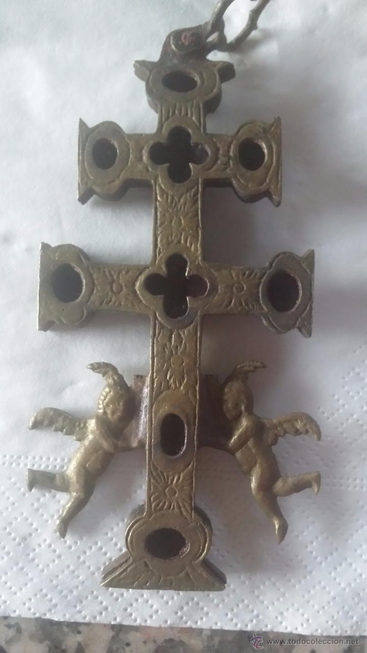 Antig&uuml;edades: antigua cruz de caravaca en bronce. - Foto 2