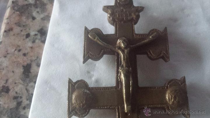 Antig&uuml;edades: antigua cruz de caravaca en bronce. - Foto 4