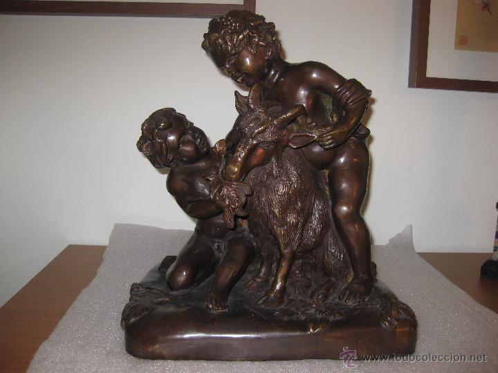 Antig&uuml;edades: ESCULTURA DE BRONCE REPRESENTANDO A DOS NI&Ntilde;OS - Foto 1